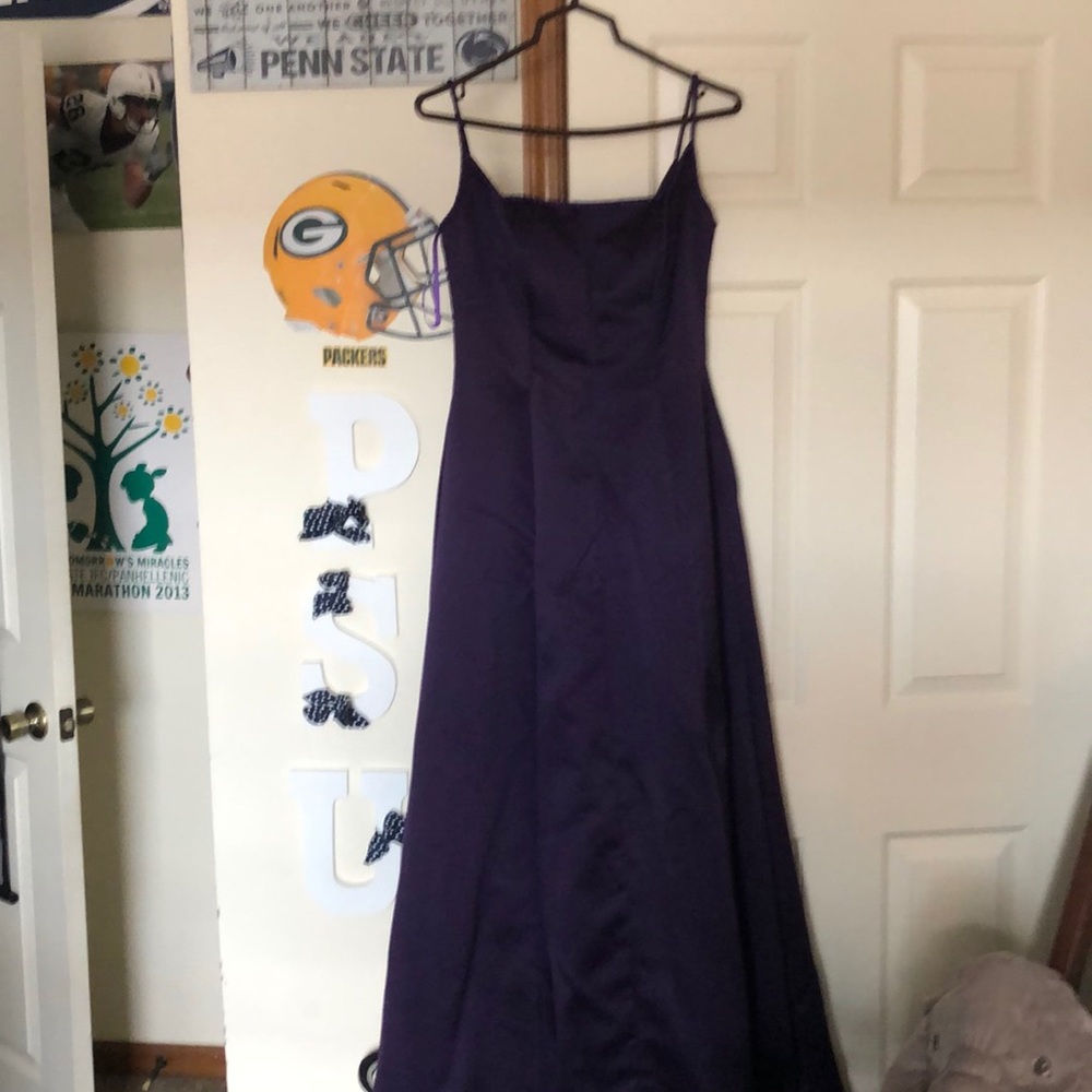 Bridesmaid dress size 12 with sash. Worn once.